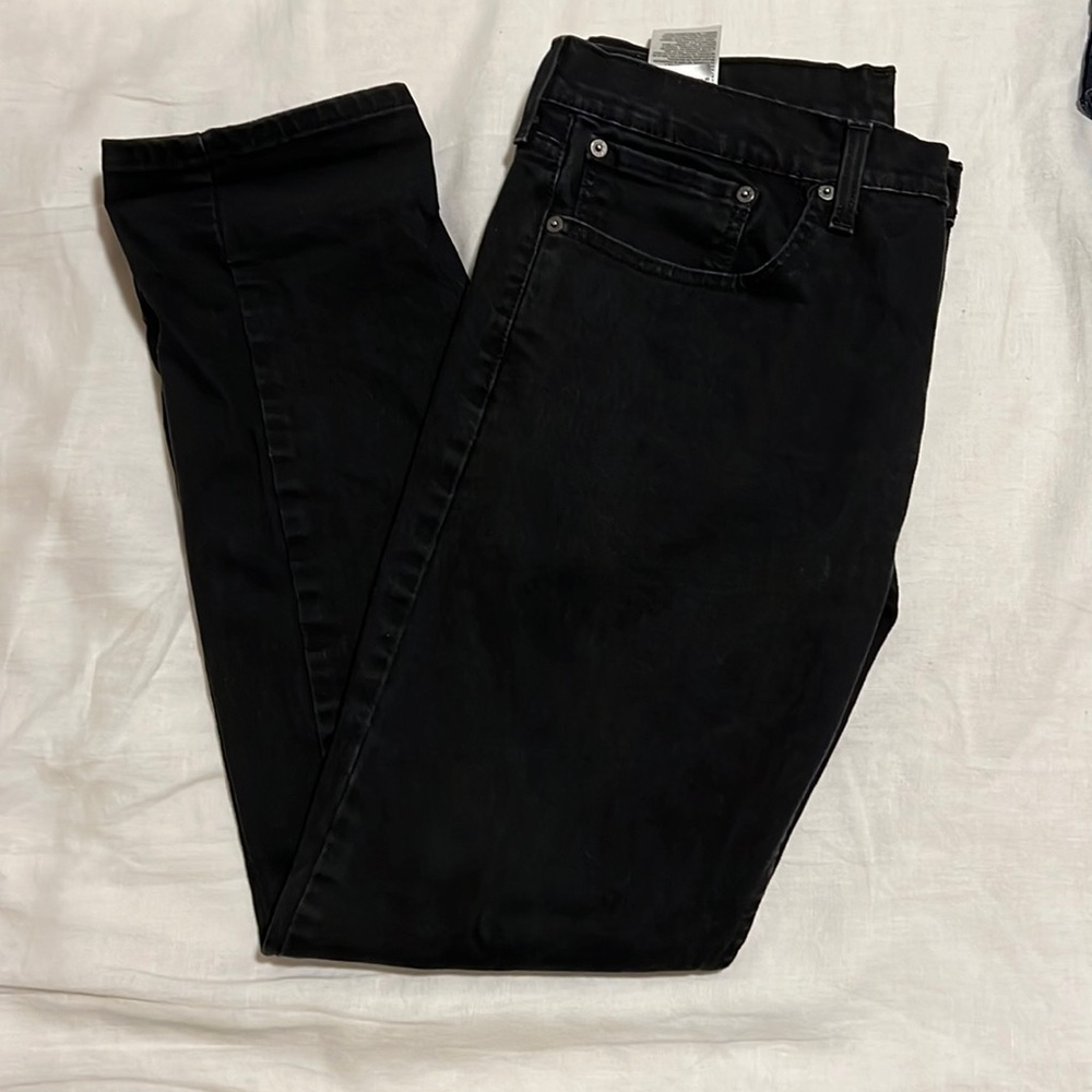 Levi’s 502 Black Denim Jeans in excellent condition!34W32L. With zipper.